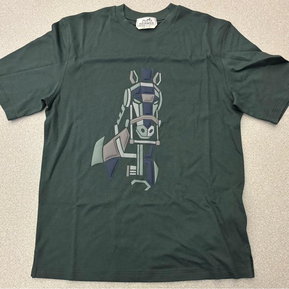HERMES TShirt Mega Chariot 3D Mega Chariot. XS. Green. NWT.